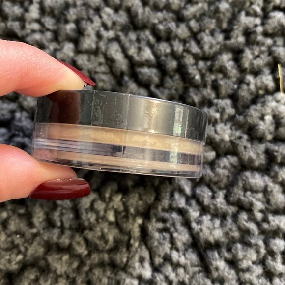 Womens YC Collection Vegan Cruelty Free Loose Setting Powder #117 Fair to Light - Picture 5 of 5